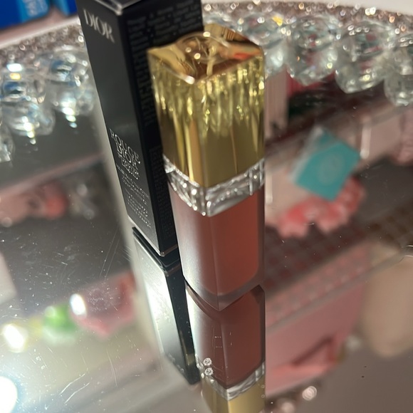 Dior Rouge Forever Liquid Lipstick Sequin - Intrigue - Picture 4 of 10